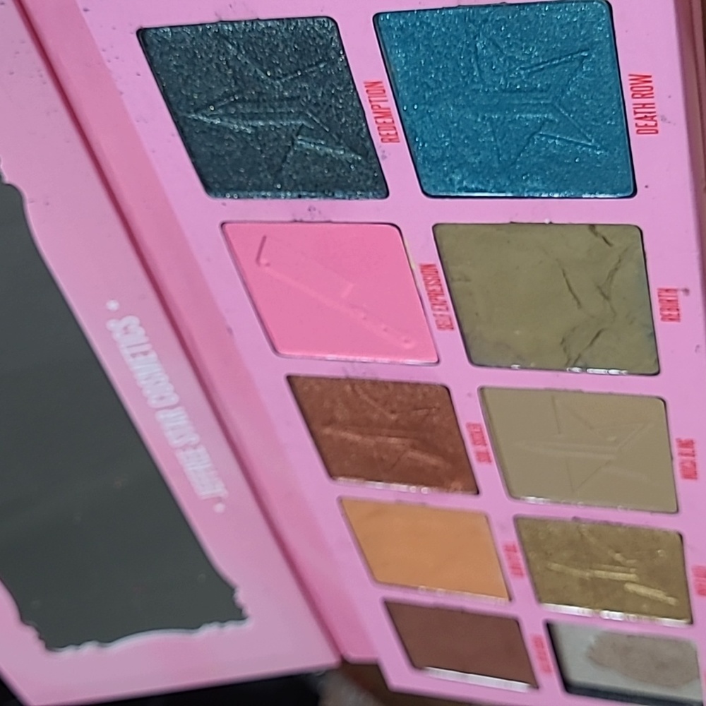 9 Jeffree Star singles in BK2 palette